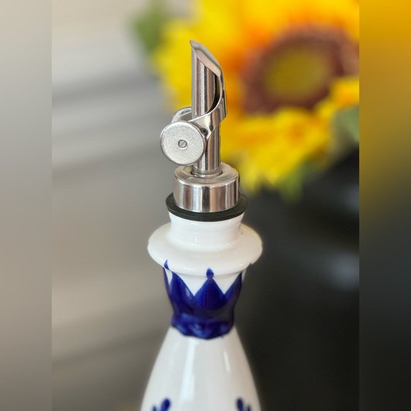 Oil Dispenser handcrafted from repurposed Clase Azul Reposado rare 200ml - Picture 2 of 9